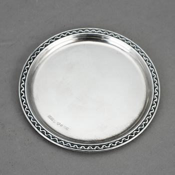 COASTERS, 18 st, silver, GAB samt CG Hallberg, 1900-tal. Total vikt 363 gram.