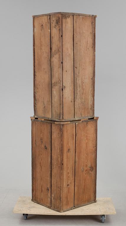 HÖRNSKÅP, allmoge, Småland, daterad 1810.