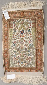 MATTA, silke. Turkisk Hereke. 70 x 46 cm.