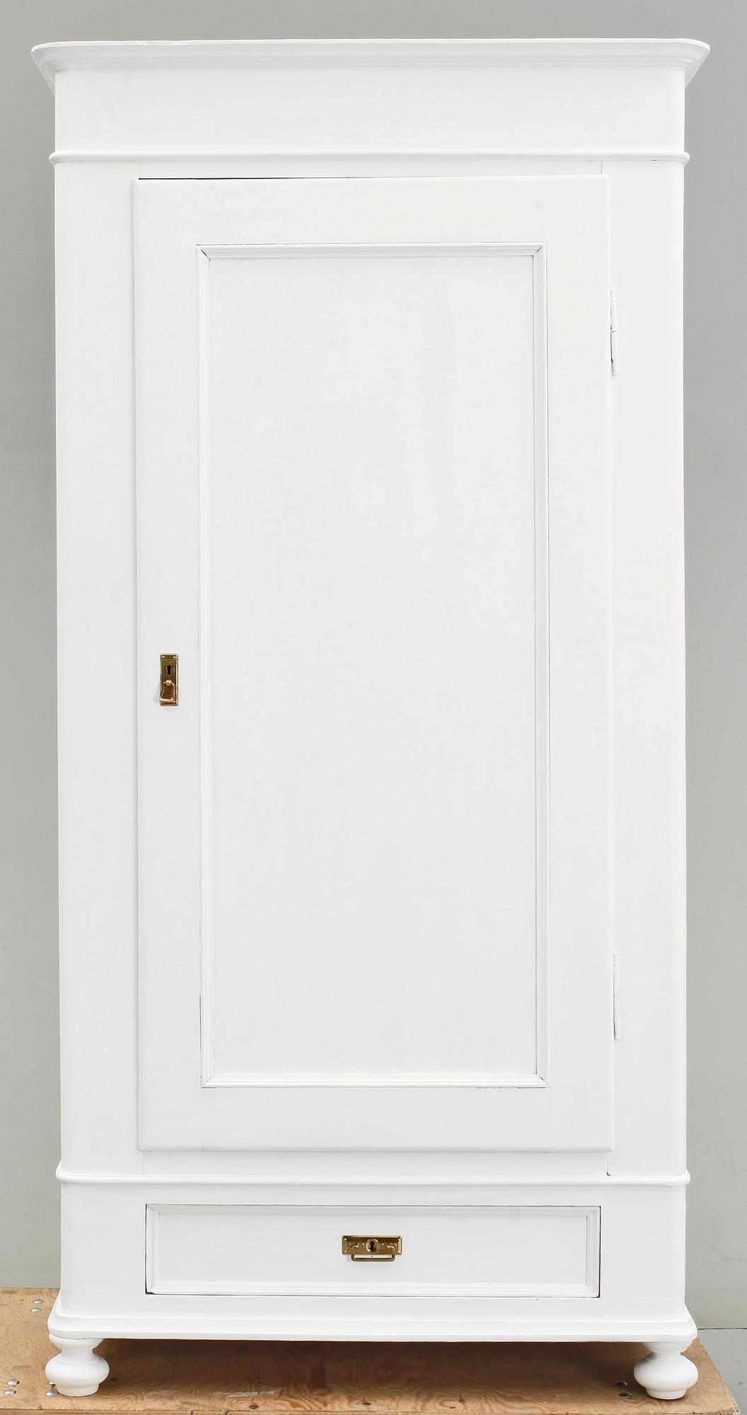 LINNESKÅP, nyrenässans, 1800-talets slut.