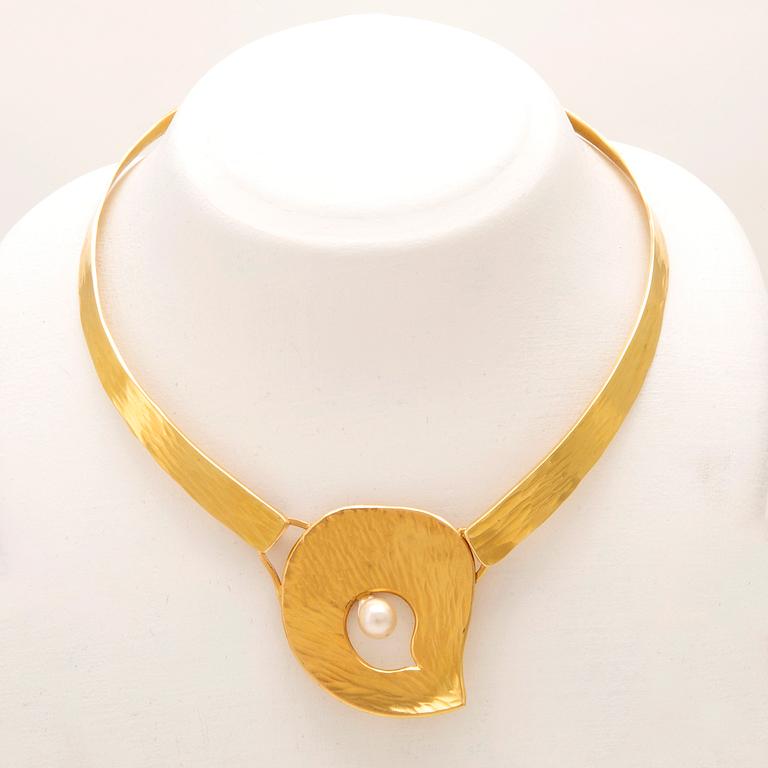 Elon Arenhill, halsband 18K guld och odlad pärla 1992.