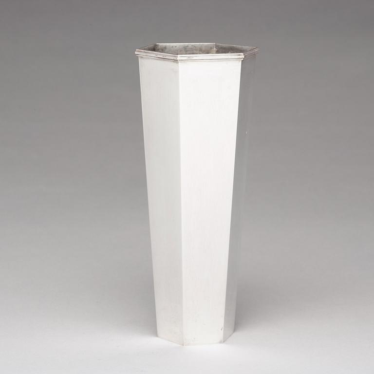 Wiwen Nilsson, vas, Lund 1965, sterling silver.