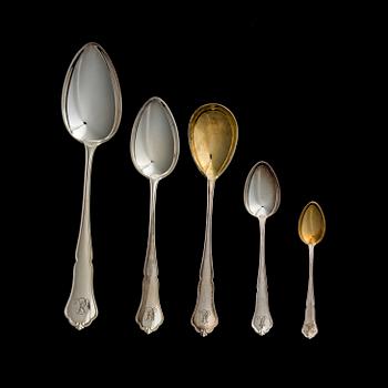 ATERINSARJA, noin 185 osaa, hopeaa "Chippendale", Kultakeskus 1930/1940- luku. Hopeapaino noin 4450 g.