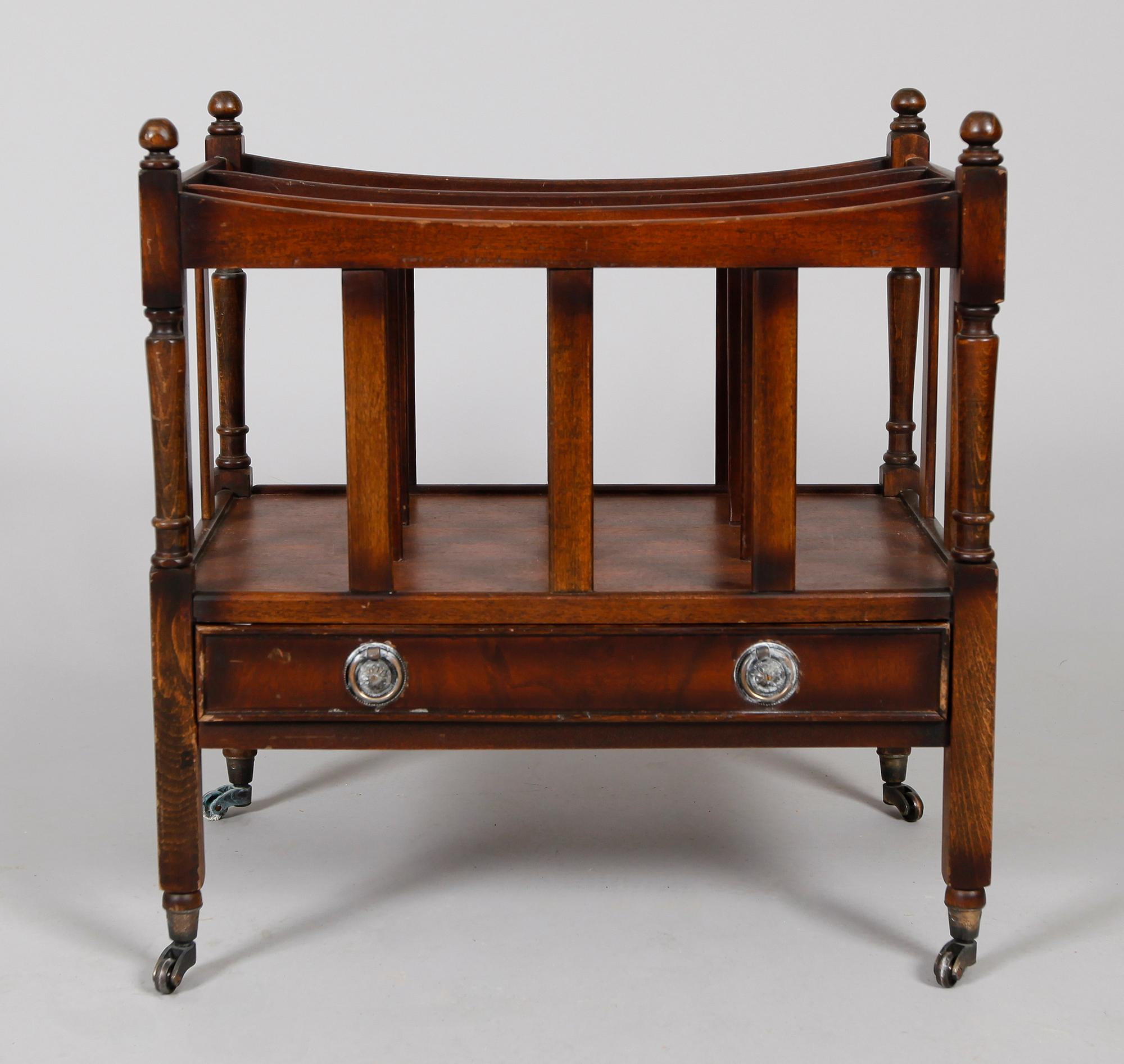 TIDNINGSSTÄLL, England, 1900-talets andra hälft.