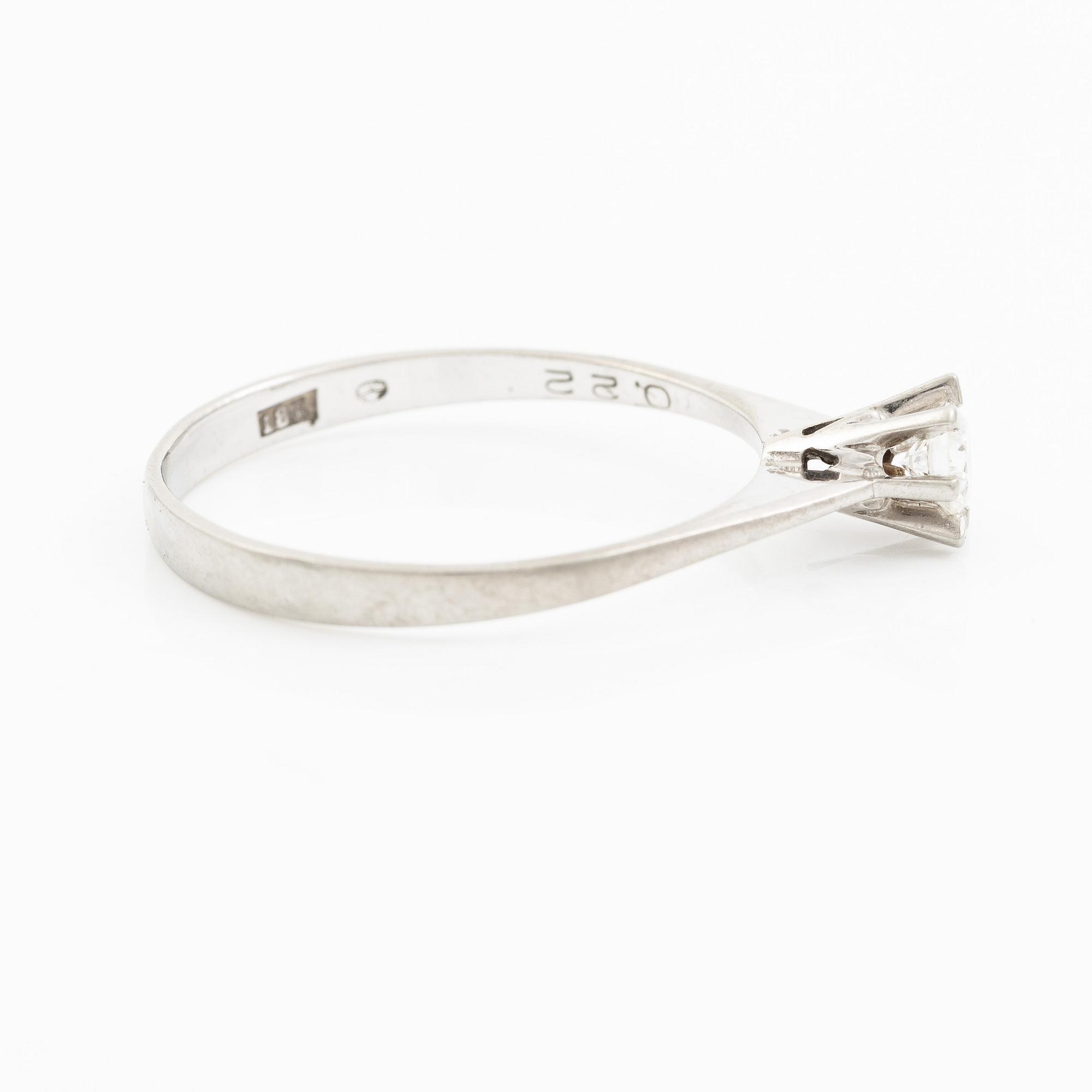 Ring, solitaire ring, 18K white gold with brilliant-cut diamond.
