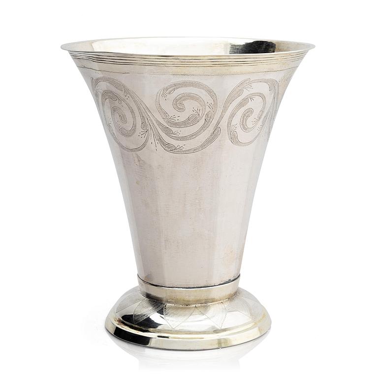 Johan Fredrik Masman, bägare, delvis förgyllt silver, Stockholm 1815. Empire.