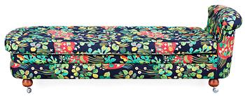 444. JOSEF FRANK, couch, Firma Svenskt Tenn, modell 775.