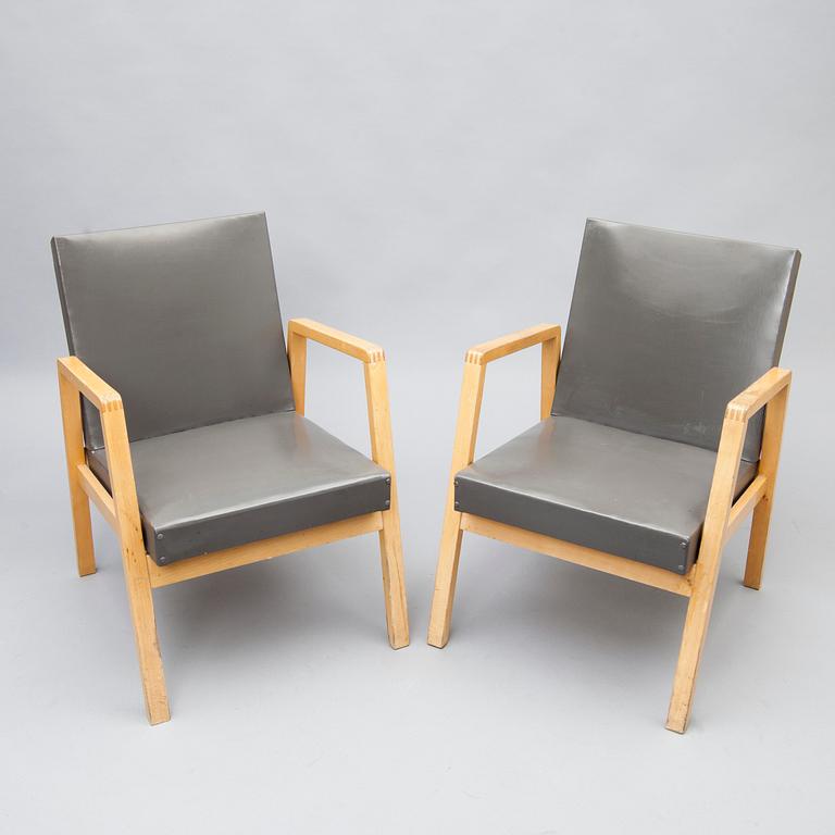 KARMSTOLAR, ett par, modell 403, Alvar Aalto Artek.