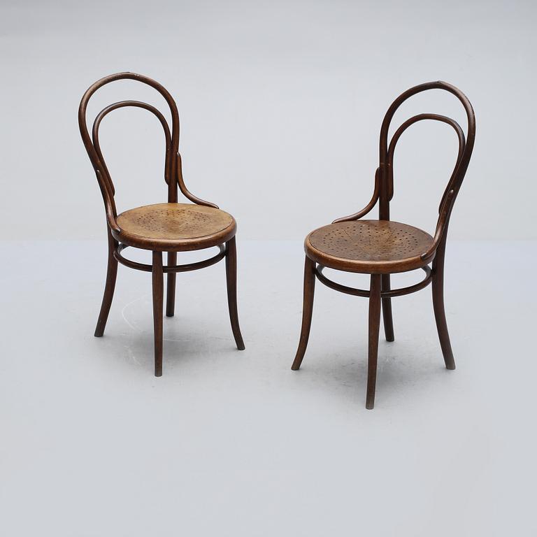 STOLAR, ett par, Thonet, 1900-talets första hälft.