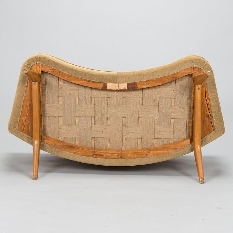 Carl Gustaf Hiort af Ornäs, sohva, "Kim", Puunveisto Oy - Träsnideri Ab, 1940-luvun puoliväli.