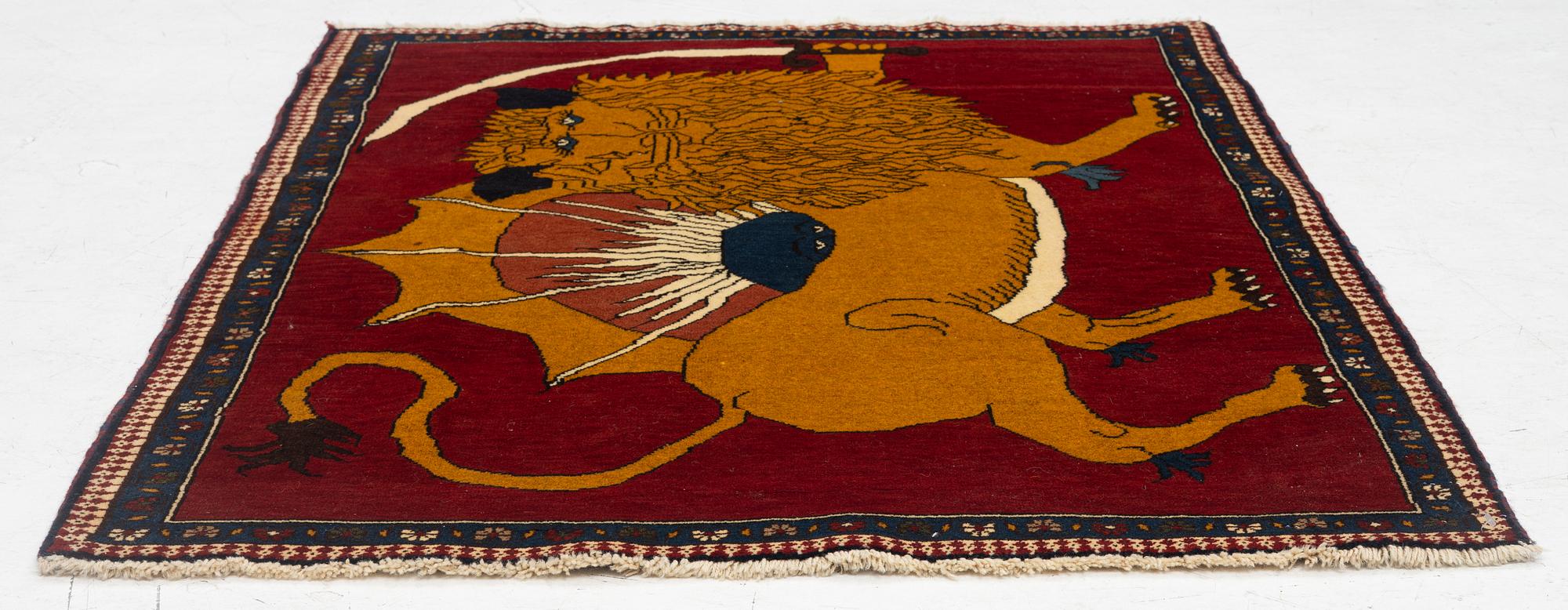 A Qashqai/Shiraz rug, c. 147 x 111 cm.
