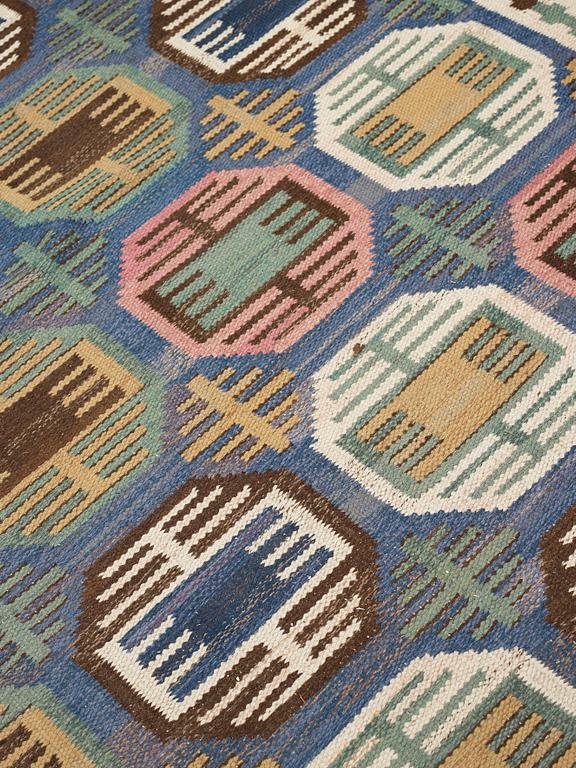 Märta Måås-Fjetterström, A carpet, "Dukater", flat weave ca 394-401 x 249,5-251,5 cm, signed AB MMF.