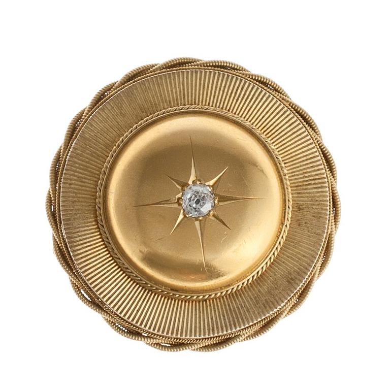 A BROOCH, 18K gold, old cut diamond c. 0.35 ct. Late1800 s. Weight 14,2 g.