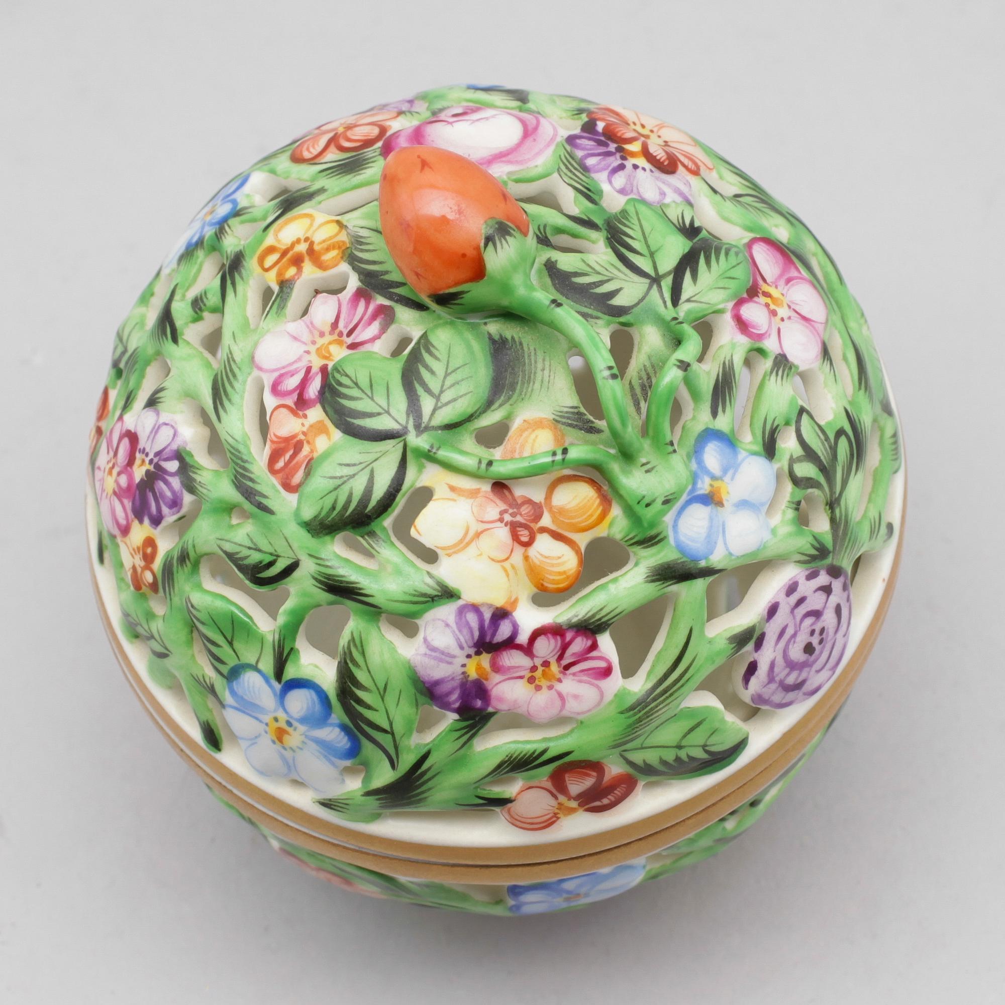 BONBONJÄR, porslin, Herend, Ungern, 1900-tal.