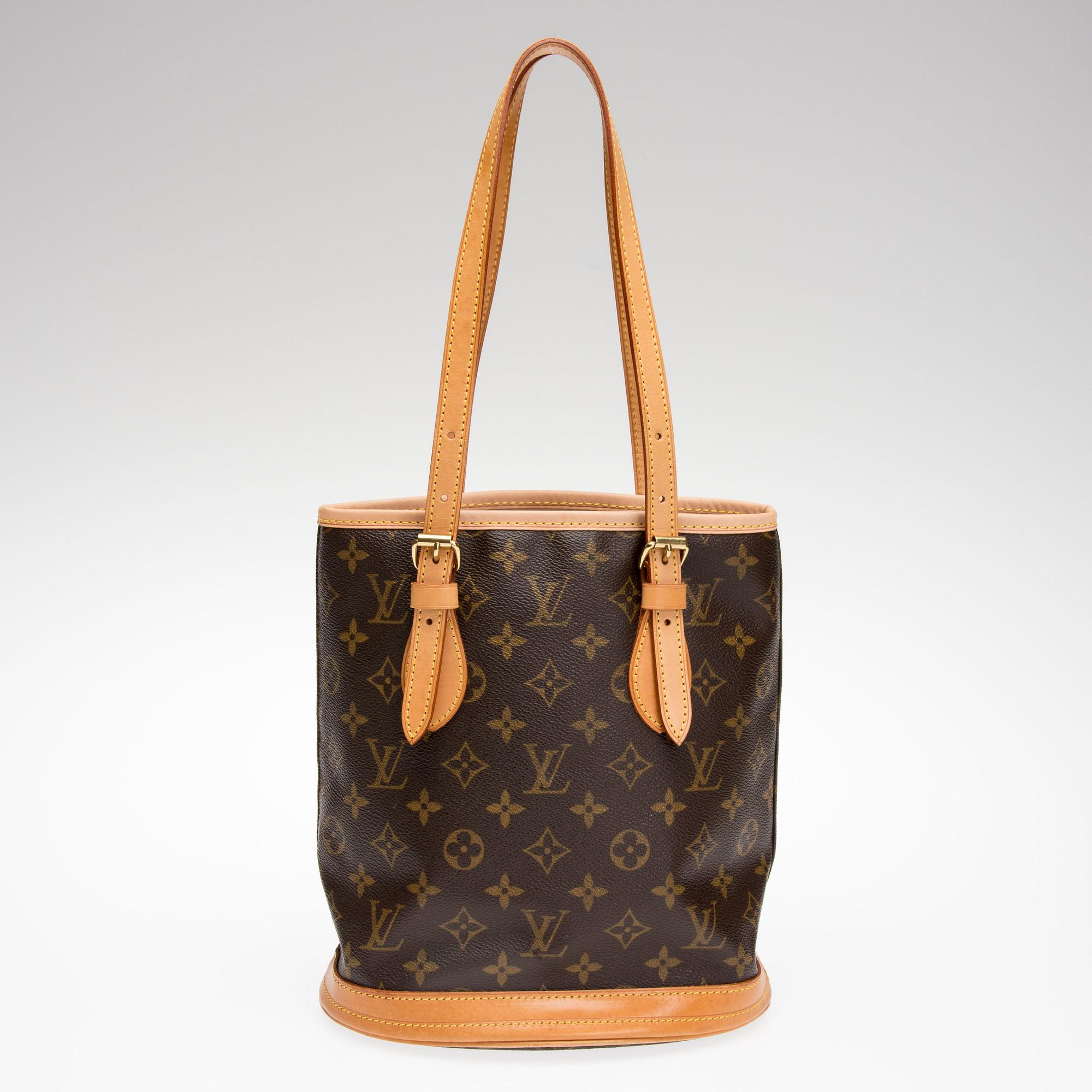 LAUKKU, "Petit Bucket", Louis Vuitton.