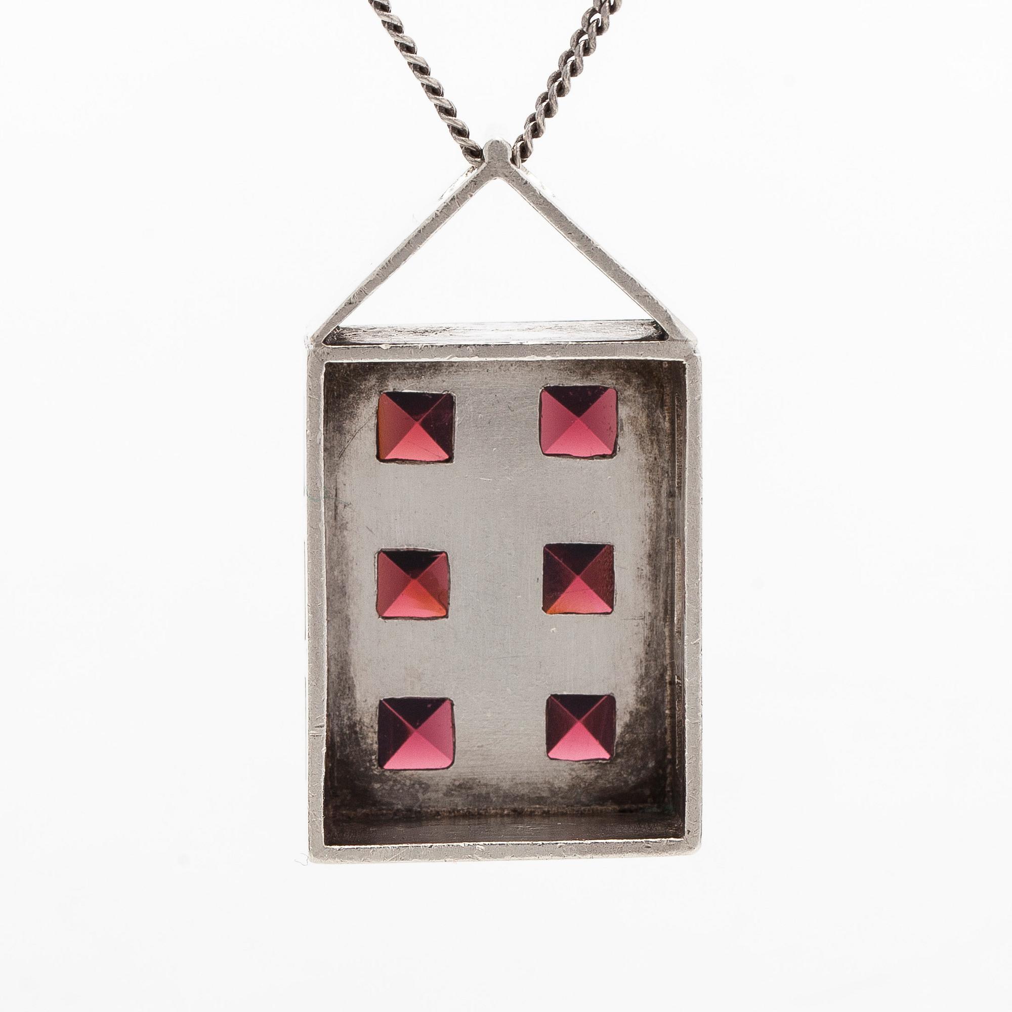 Björn Styrman, hänge, silver och granater. Helsingfors 1964.