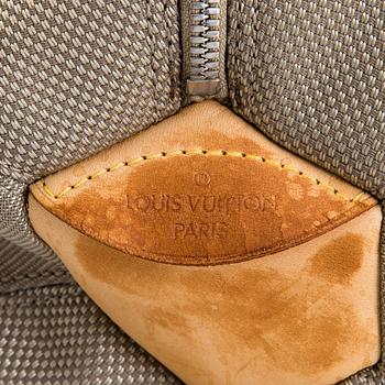 Louis Vuitton, An 'Attaquant' duffel bag.