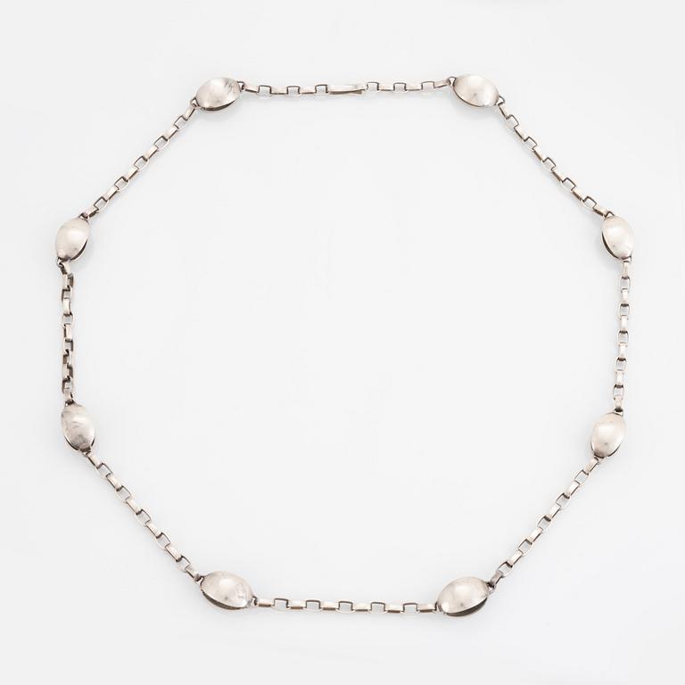 Sven-Erik Högberg, silver necklace.