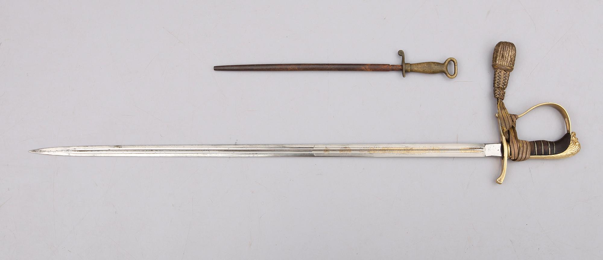 SABEL, modell 1899, för officer vid Infanteriet samt BRYNSTÅL.