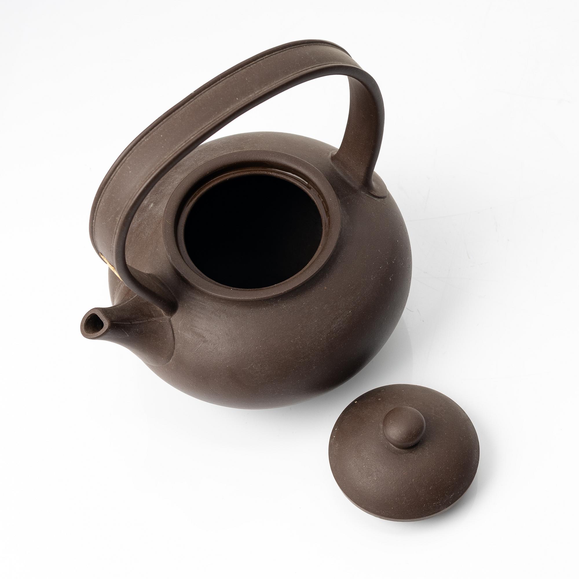 A yixing teapot, China, 1980s.