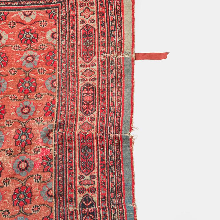 Matta, antik Doroshk, nordöstra Persien, ca 490 x 353 cm.