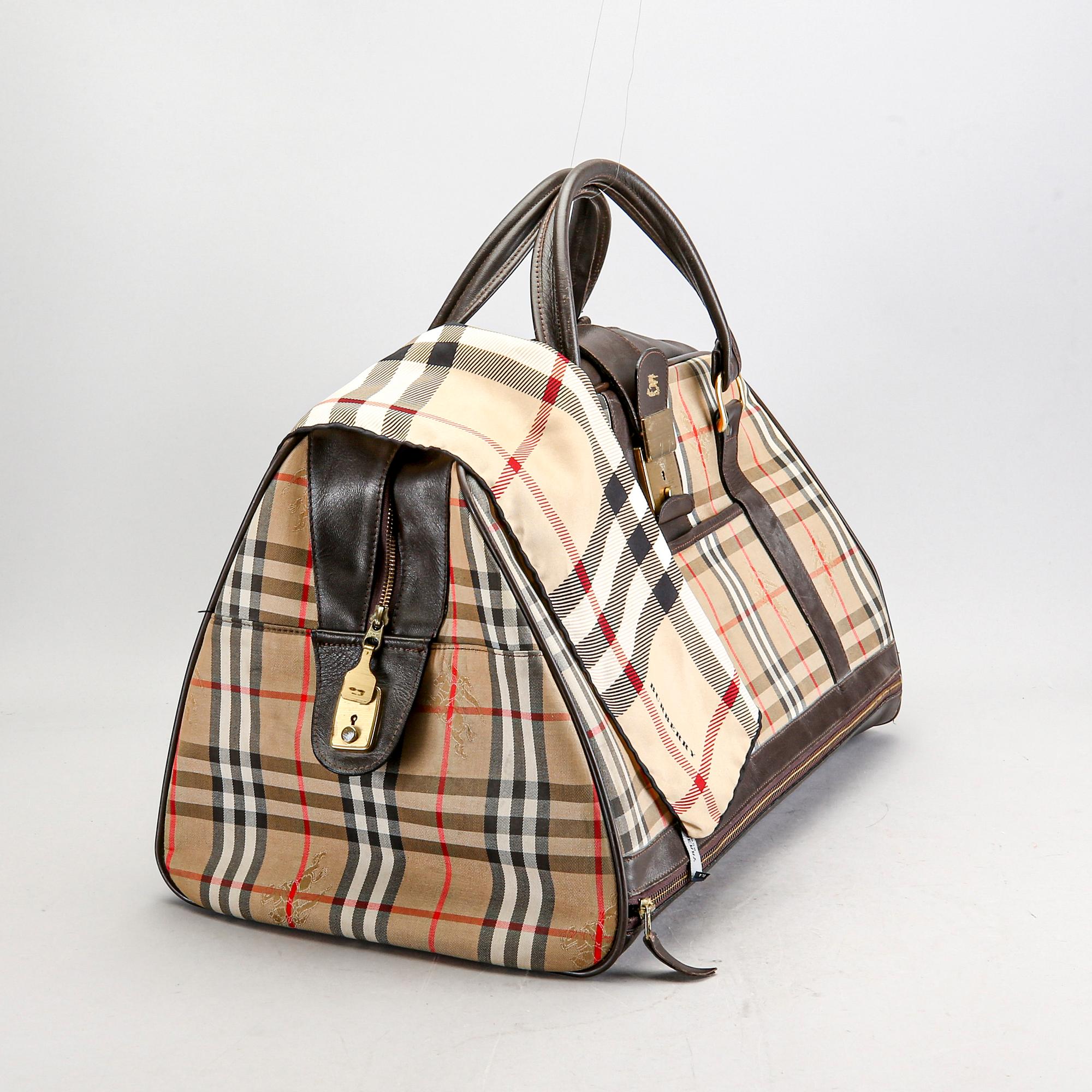 Burberry weekend bag sales