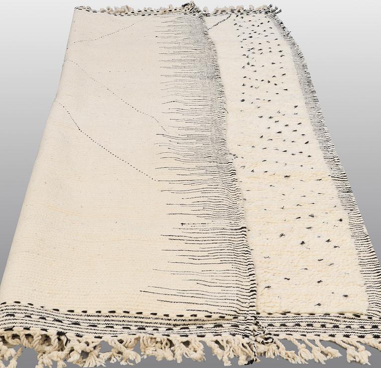 A CARPET, Morocco, ca 290 x 210 cm.