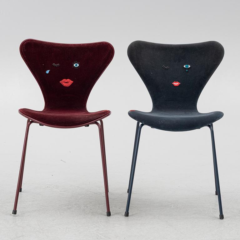 Arne Jacobsen, a pair of 'Sjuan' chairs, special edition Lala Berlin, Republic of Fritz Hansen, 2017.