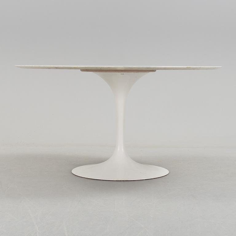 AN EERO SAARINEN "TULIP" TABLE, Knoll International.