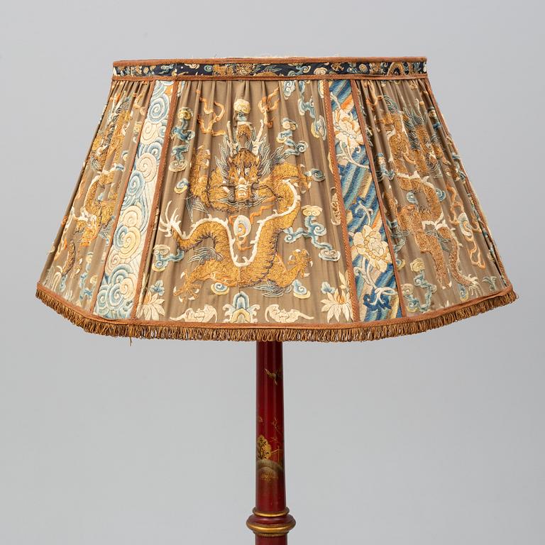 GOLVLAMPA, 1900-talets första hälft.