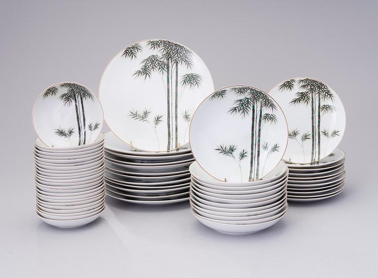 A dinnerware and tea set, circa 78 pcs, Kutani China, Japan latter half of the 20th century.