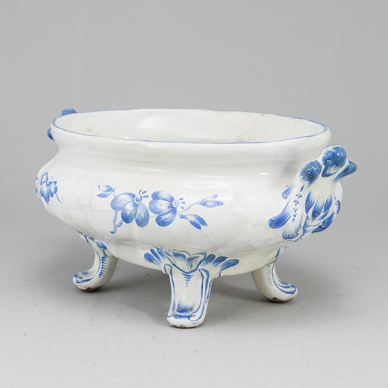 A Swedish Marieberg tureen, 18th Century.