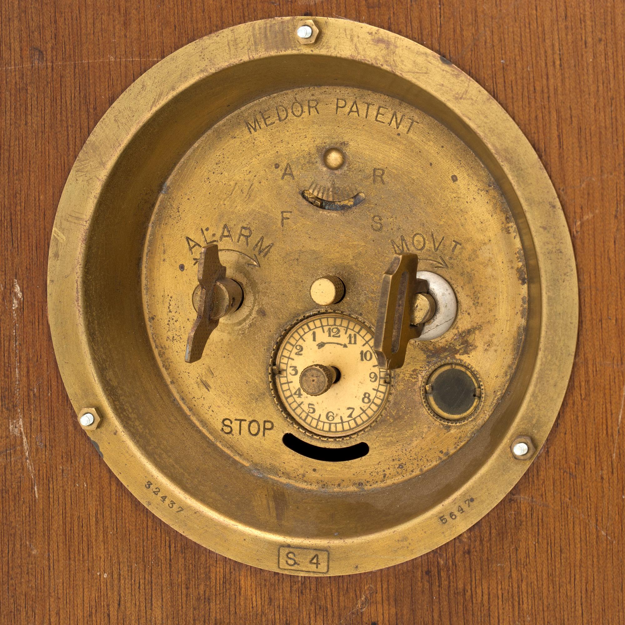 ZENITH, s.c. "Coin bank", clock, 165 x 210 x 80 mm,