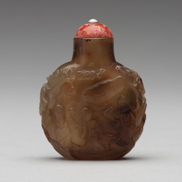 An Agathe snuff bottle, presumably late Qing dynasty.