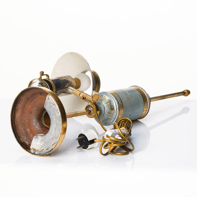 A French oil lamp, first half of the 19th century.