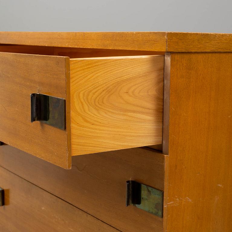 An american commode, 1940s.