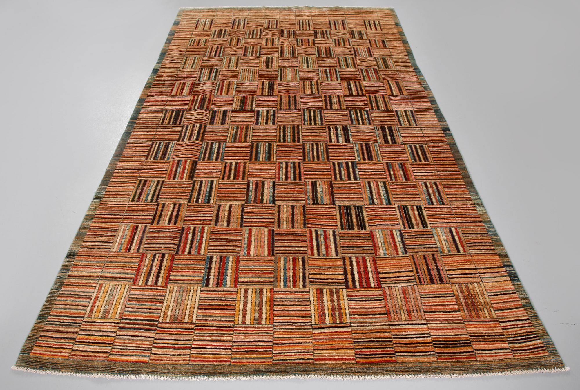 MATTA, modern Ziegler, 294 x 192 cm.