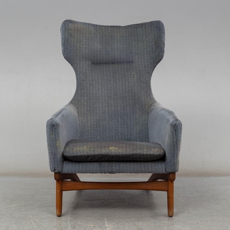 POUL VOLTHER, a 'Korall 110/4' easy cahir from Gemla Fabrikar AB, Diö.