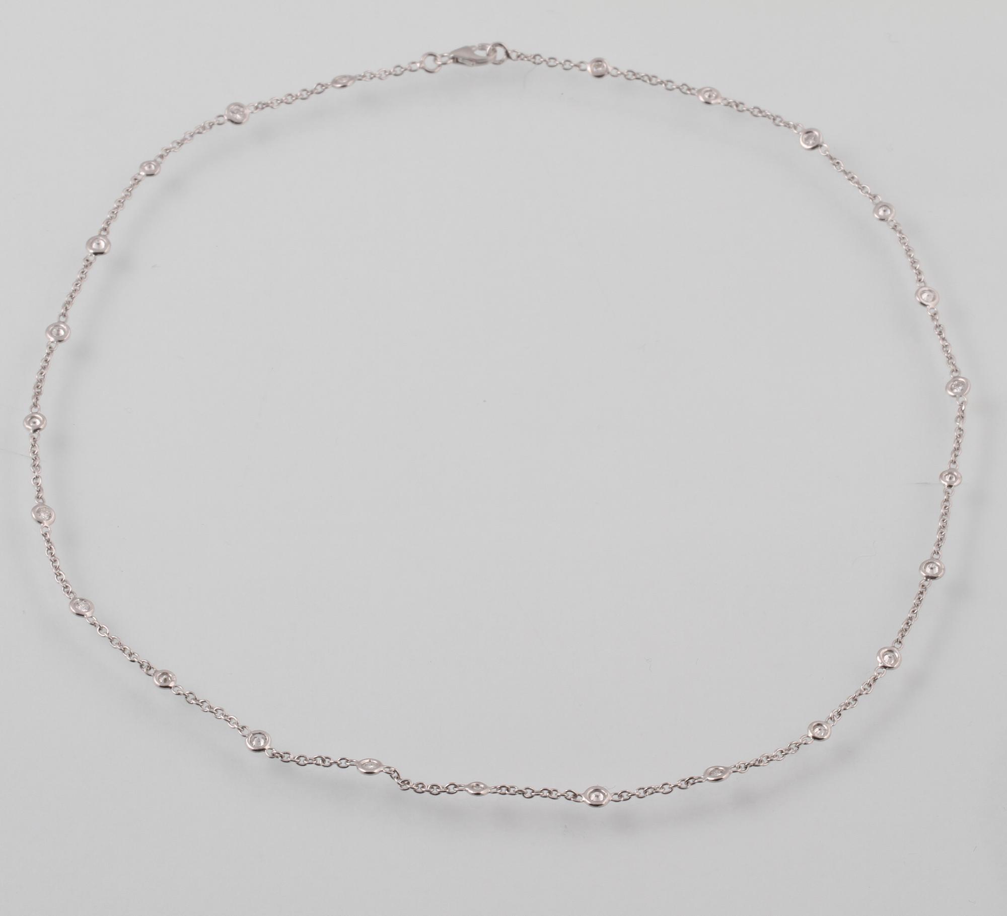 COLLIER, 18K vitguld med 24 briljantslipade diamanter ca 1.02 ct. Vikt 4,4 gram.