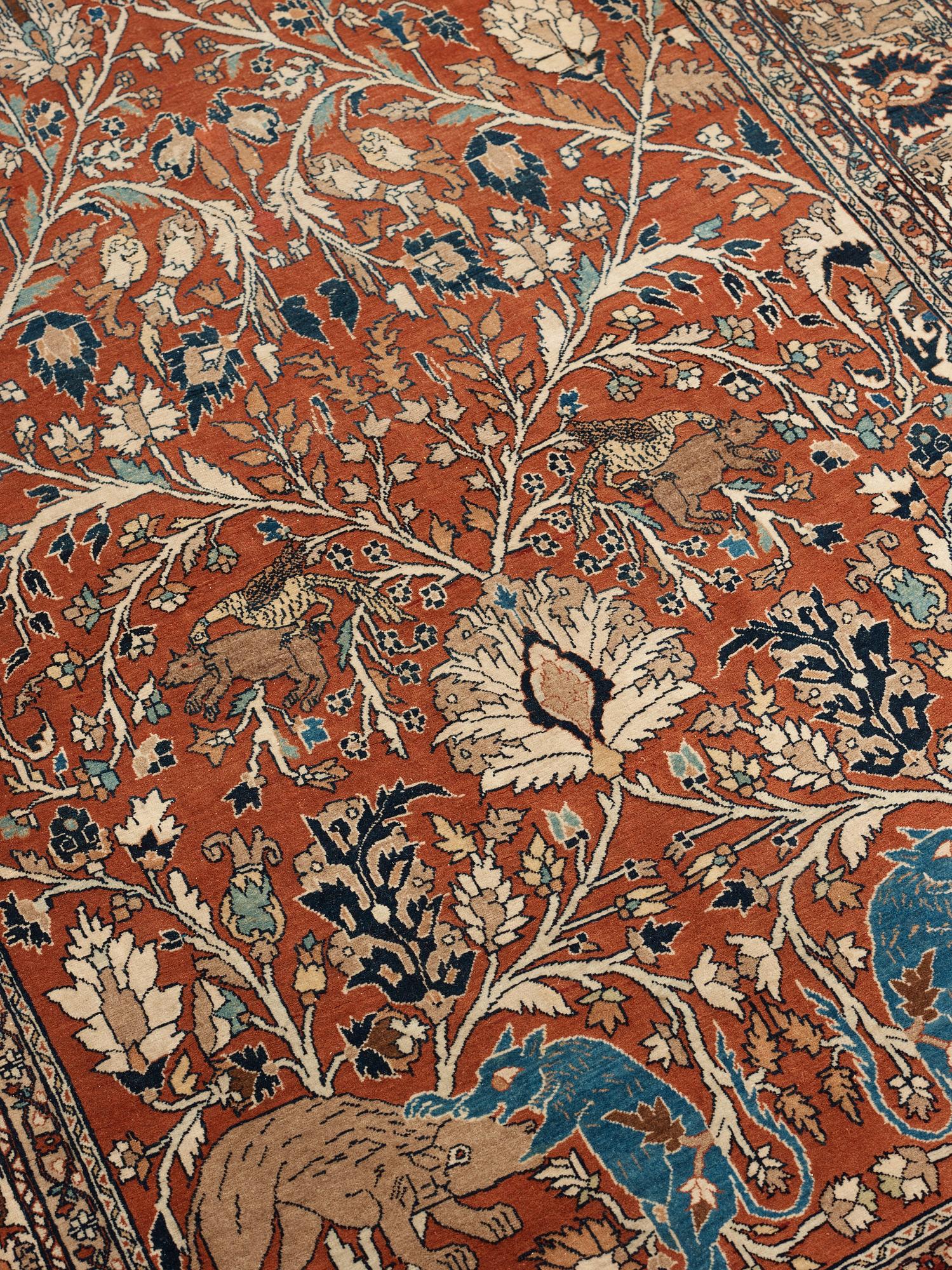 ANTIQUE TABRIZ FIGURAL. 191 x 138,5 cm.