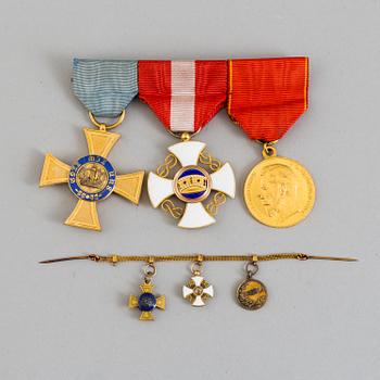 2 knights crosses Prussian order of the Crown and  Italian Order of the crown and a Imperial Russian medal for Merit.