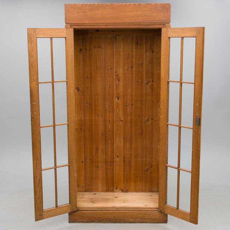 ELIEL SAARINEN, vitriinikaappi, 1900-luvun alku, Valtion Rautatiet.