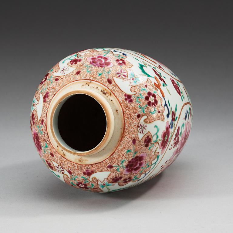 URNA, kompaniporslin. Qing dynastin, Qianlong (1736-95).