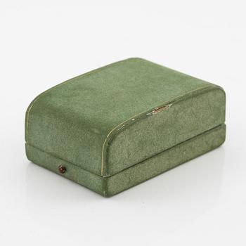 Örhängen, ett par, silver med ametister och pärlor.