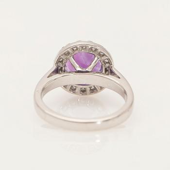 Ring, 18K white gold with amethyst and diamonds.