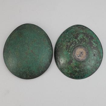 Hans Hedberg, a signed faience box, Biot, France.