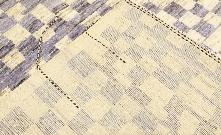 A rug, Morocco design, approx. 291 x 213 cm.