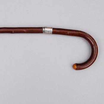 STICKERT, med silverbeslag, London 1910.