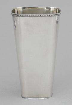 VAS, sterlingsilver, Gustaf Jansson för CG Hallberg, Stockholm, 1958. Vikt ca 362g.