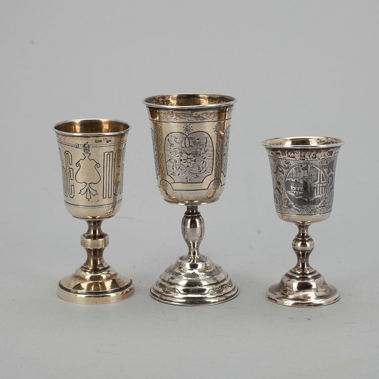 BÄGARE, 3 st, silver, diverse ryska stämplar, 1800-talets slut. Vikt tot. 130 g.